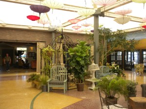 Lafayette Hotel: Atrium