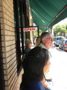 Elfie, dad and I wait in brief line @ Frank Pepe's Pizzeria Napoletana