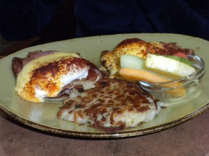 Linn's: Eggs Benedict with Ham