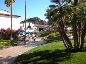 Courtyard Shops, Cafe and Restaurant