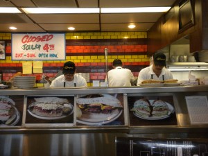 Langer's Deli: Sandie Prep