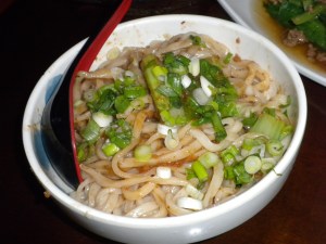 Dry Noodles w/Chopped Green Onions