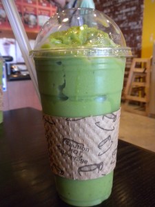 Fresh Kale and Avocado Smoothie