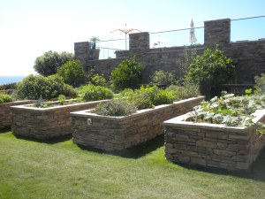 Montage: Outdoor seating