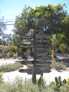 SJC: Signage near the tracks